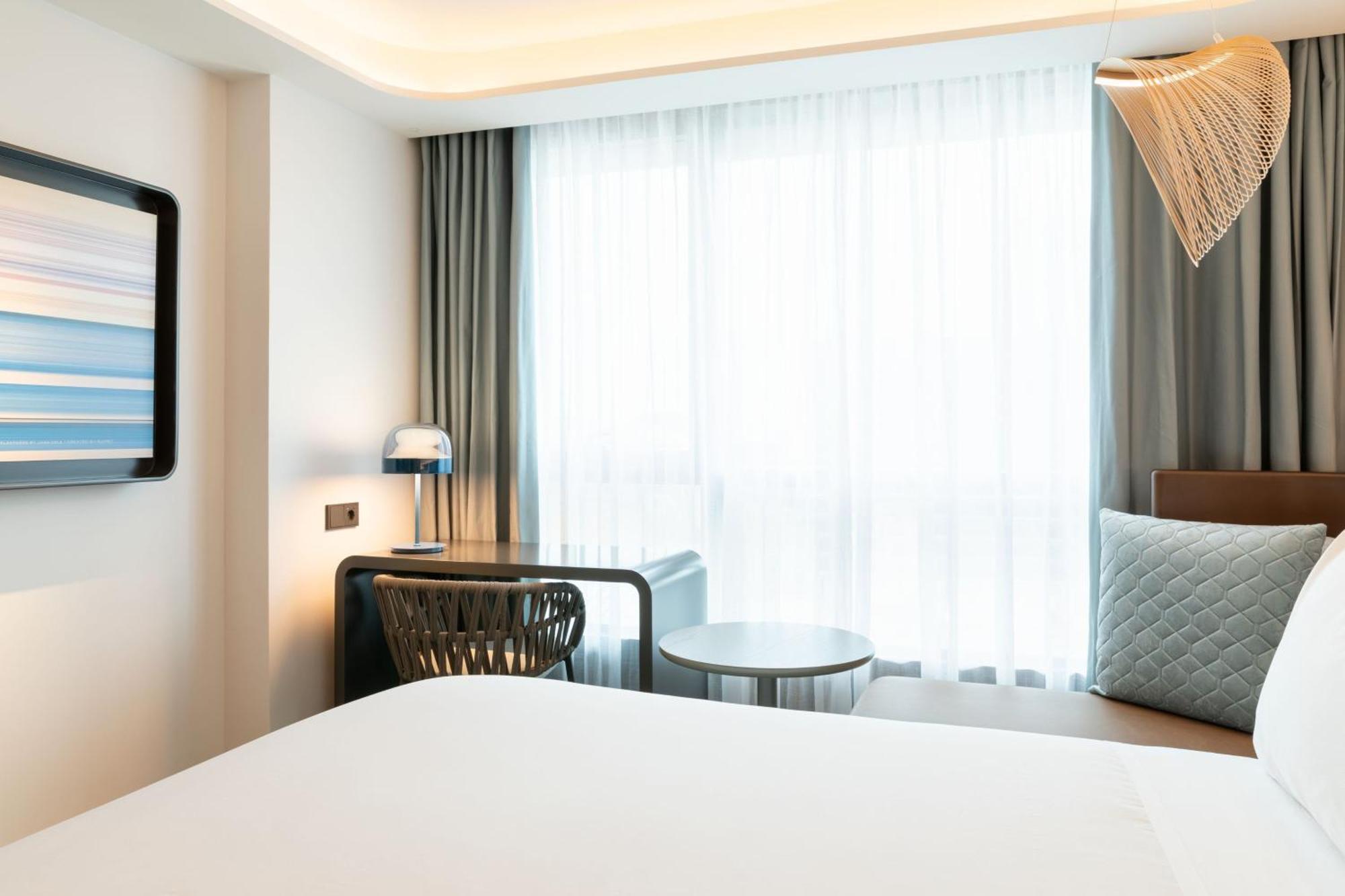 Labtwentytwo Barcelona, A Tribute Portfolio Hotel By Marriott Экстерьер фото