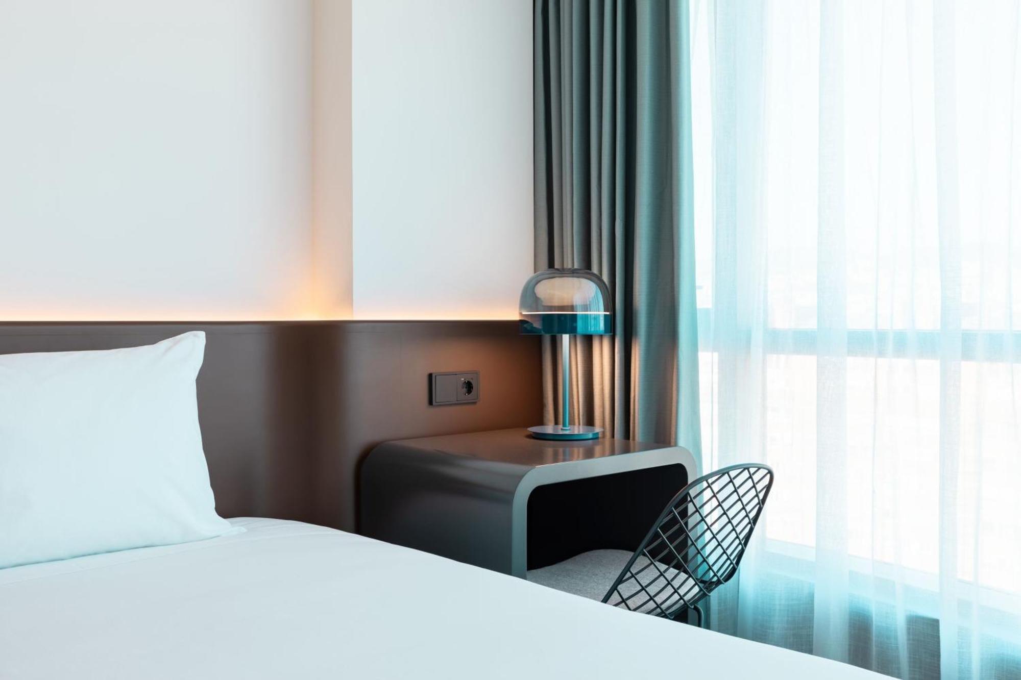 Labtwentytwo Barcelona, A Tribute Portfolio Hotel By Marriott Экстерьер фото
