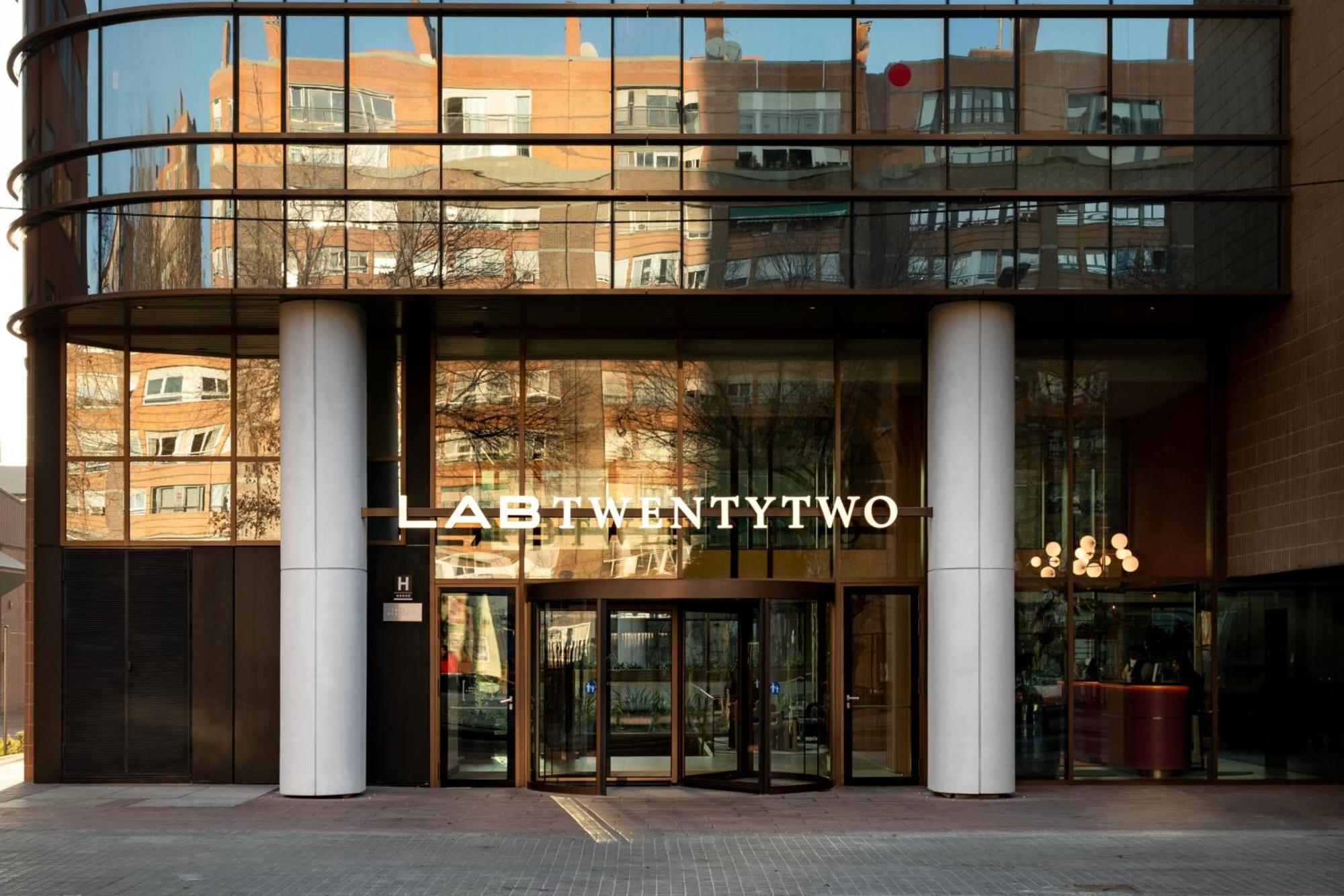 Labtwentytwo Barcelona, A Tribute Portfolio Hotel By Marriott Экстерьер фото