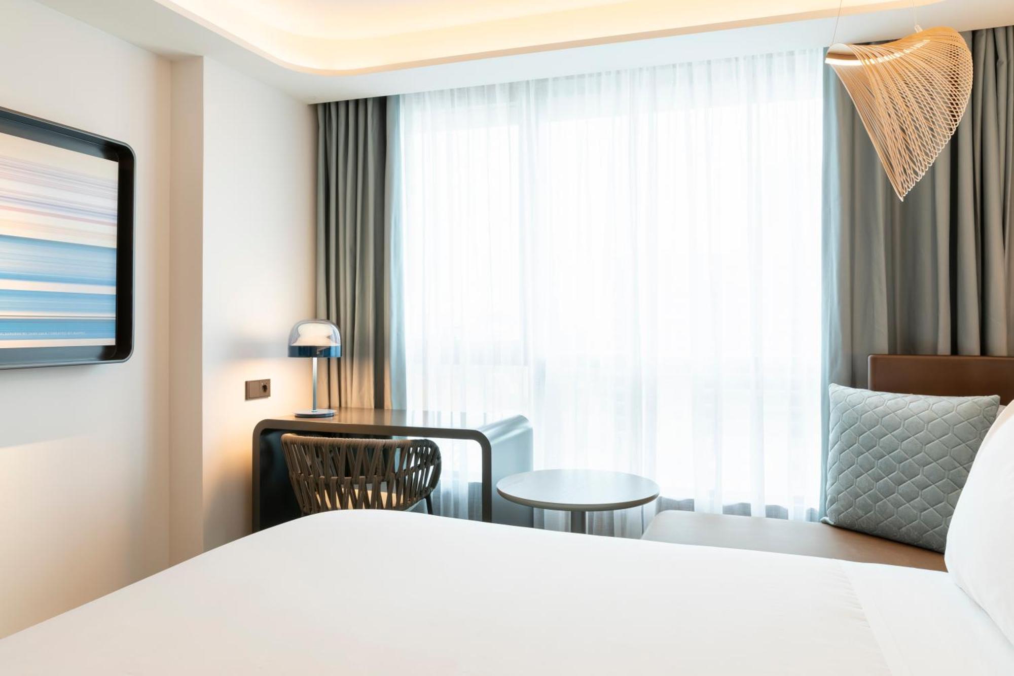 Labtwentytwo Barcelona, A Tribute Portfolio Hotel By Marriott Экстерьер фото